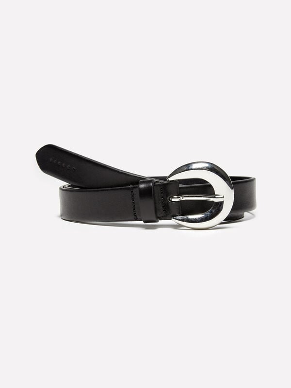 Ceinture noire 100% cuir avec boucle incurvée Ceinture noire 100% cuir avec boucle incurvée - ceintures pour femme | Sisley