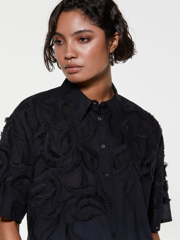 Chemise noire avec broderie - chemises pour femme | Sisley
