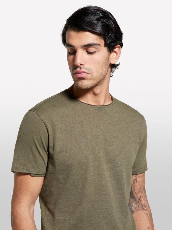 T-shirt ajusté vert militaire à manches courtes - t-shirts à manches courtes pour homme | Sisley