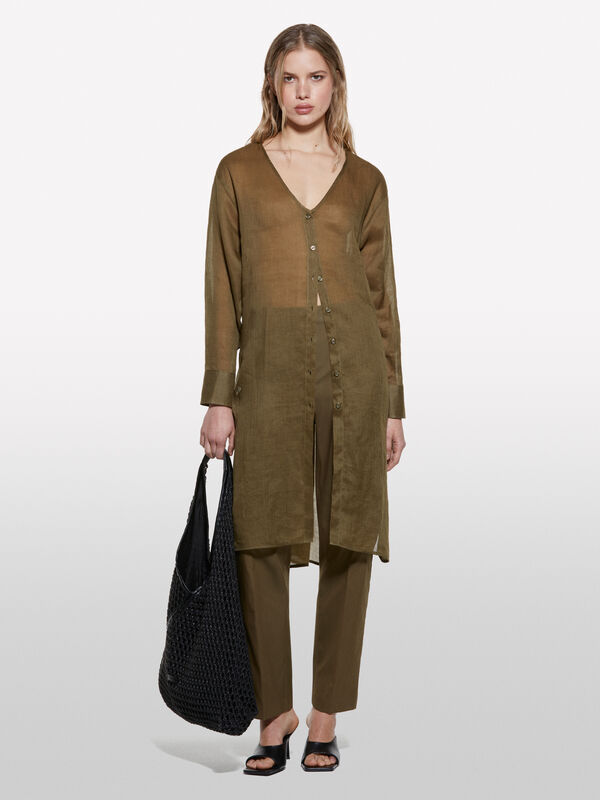 Chemise longue vert militaire avec fentes Chemise longue vert militaire avec fentes - chemises pour femme | Sisley