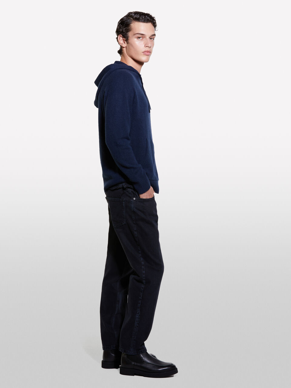 SWEATER W/HOOD Homme image number null