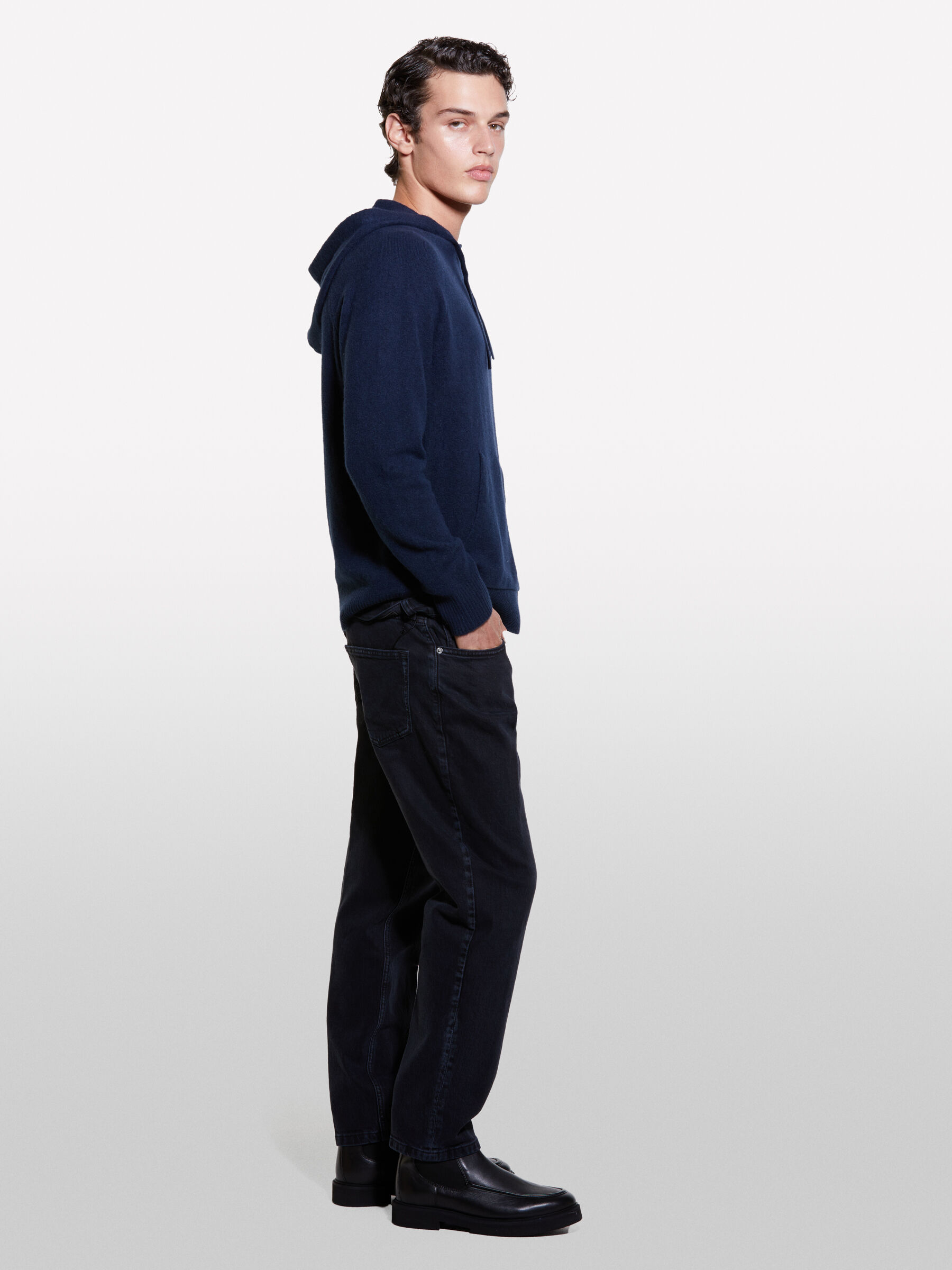 SWEATER W/HOOD Homme image number null