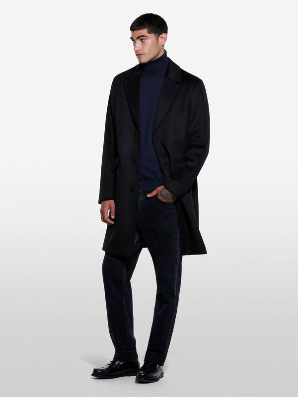Manteau noir à simple boutonnage Manteau noir à simple boutonnage - manteaux pour homme | Sisley