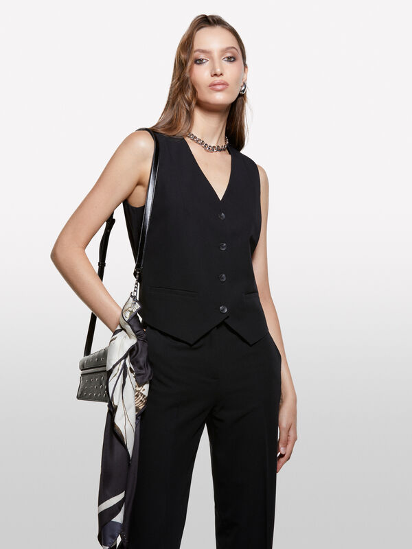 Gilet noir coupe slim - vestes et doudounes sans manches pour femme | Sisley