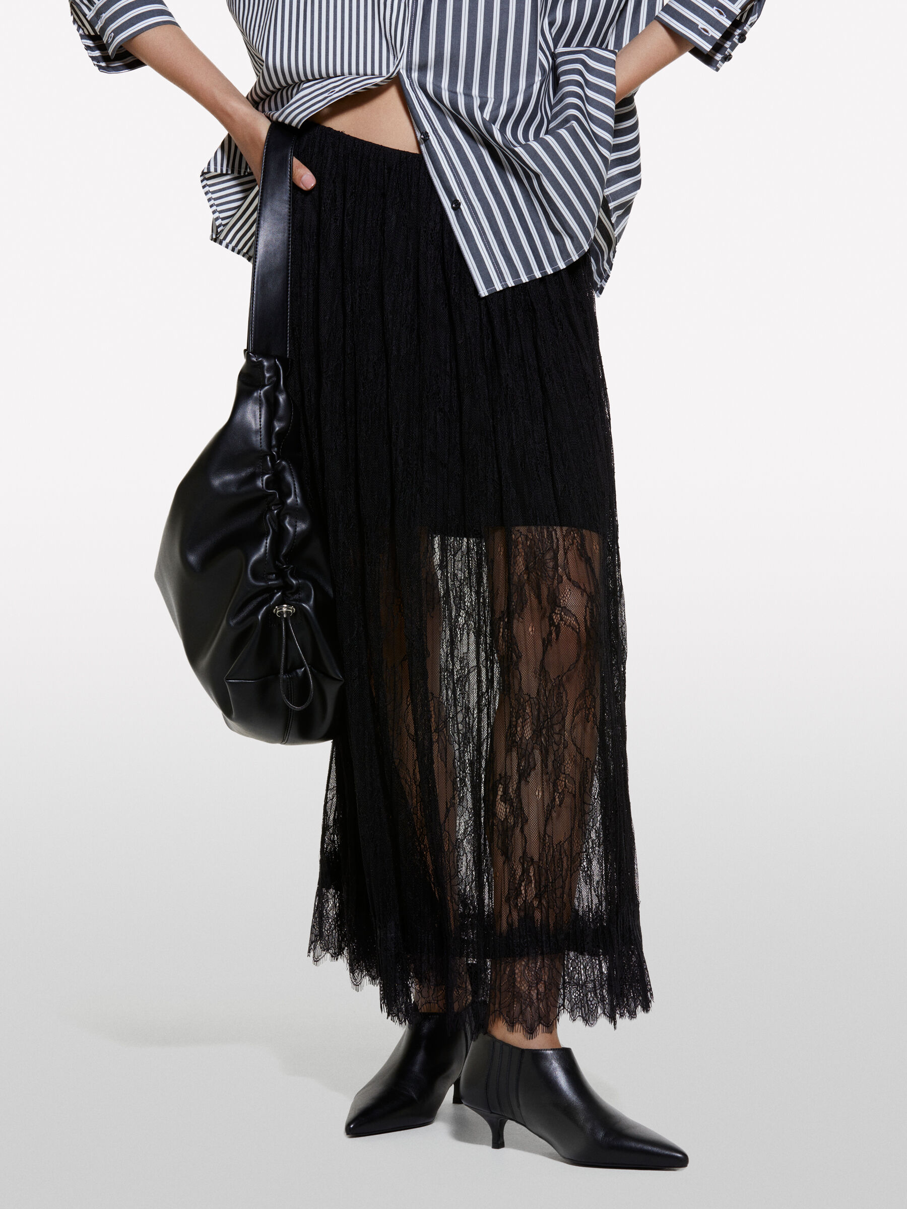Jupe longue noire en dentelle Noir Sisley