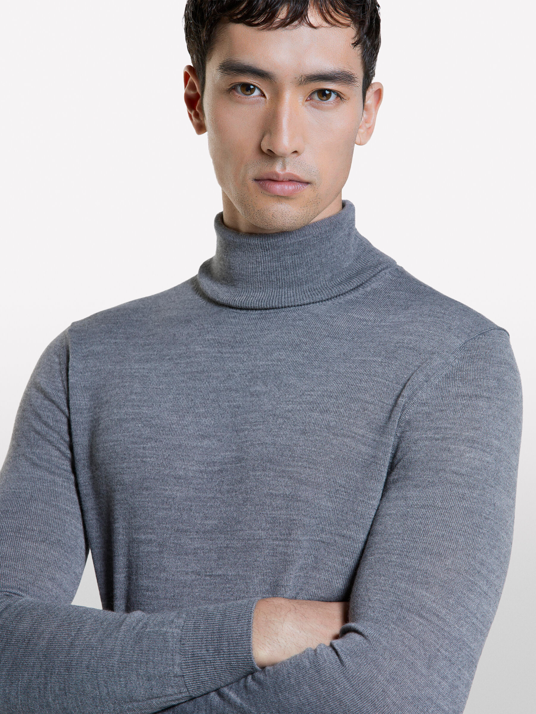 TURTLE NECK SWEATER Homme image number null