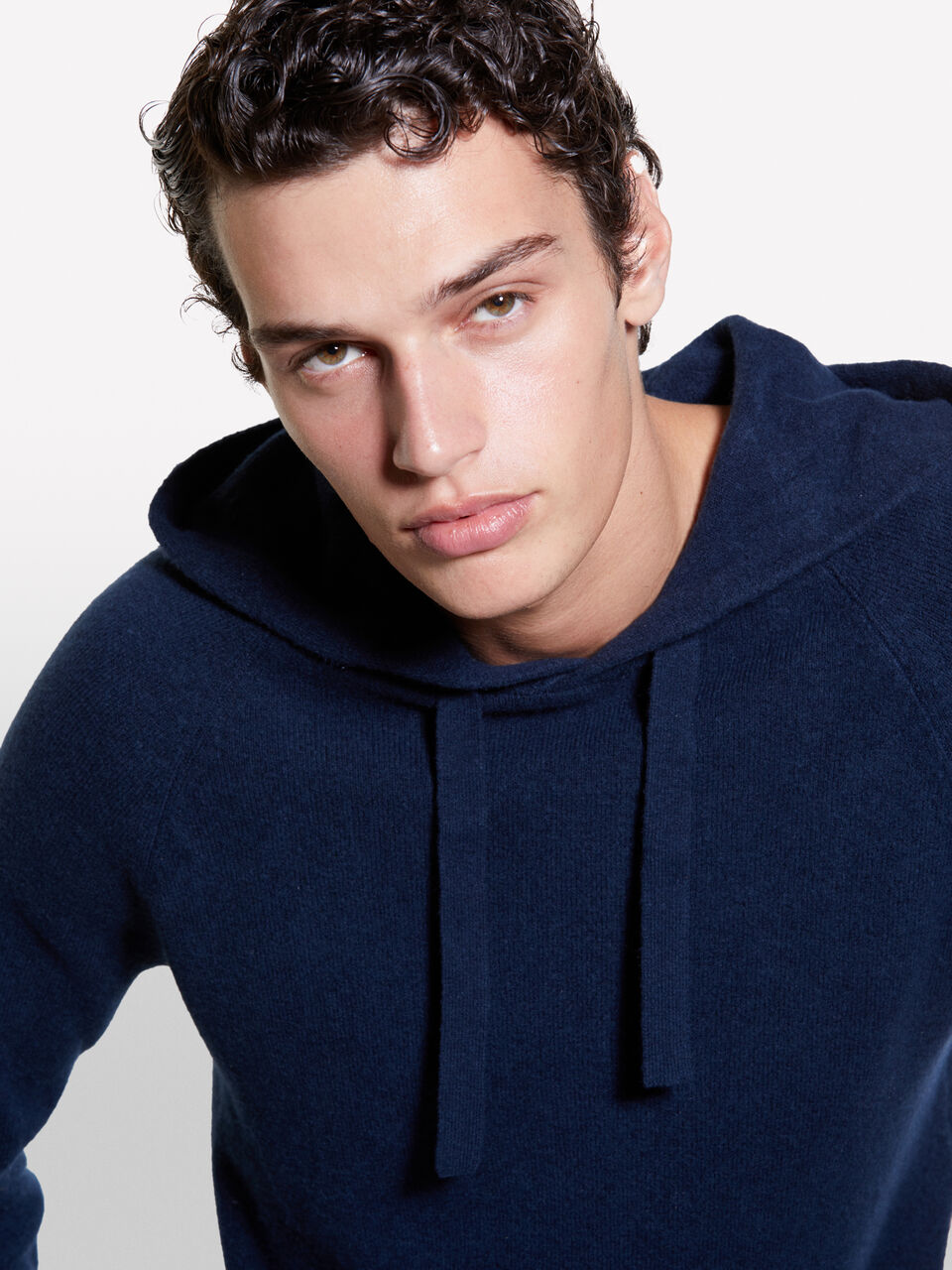 SWEATER W/HOOD Homme image number null