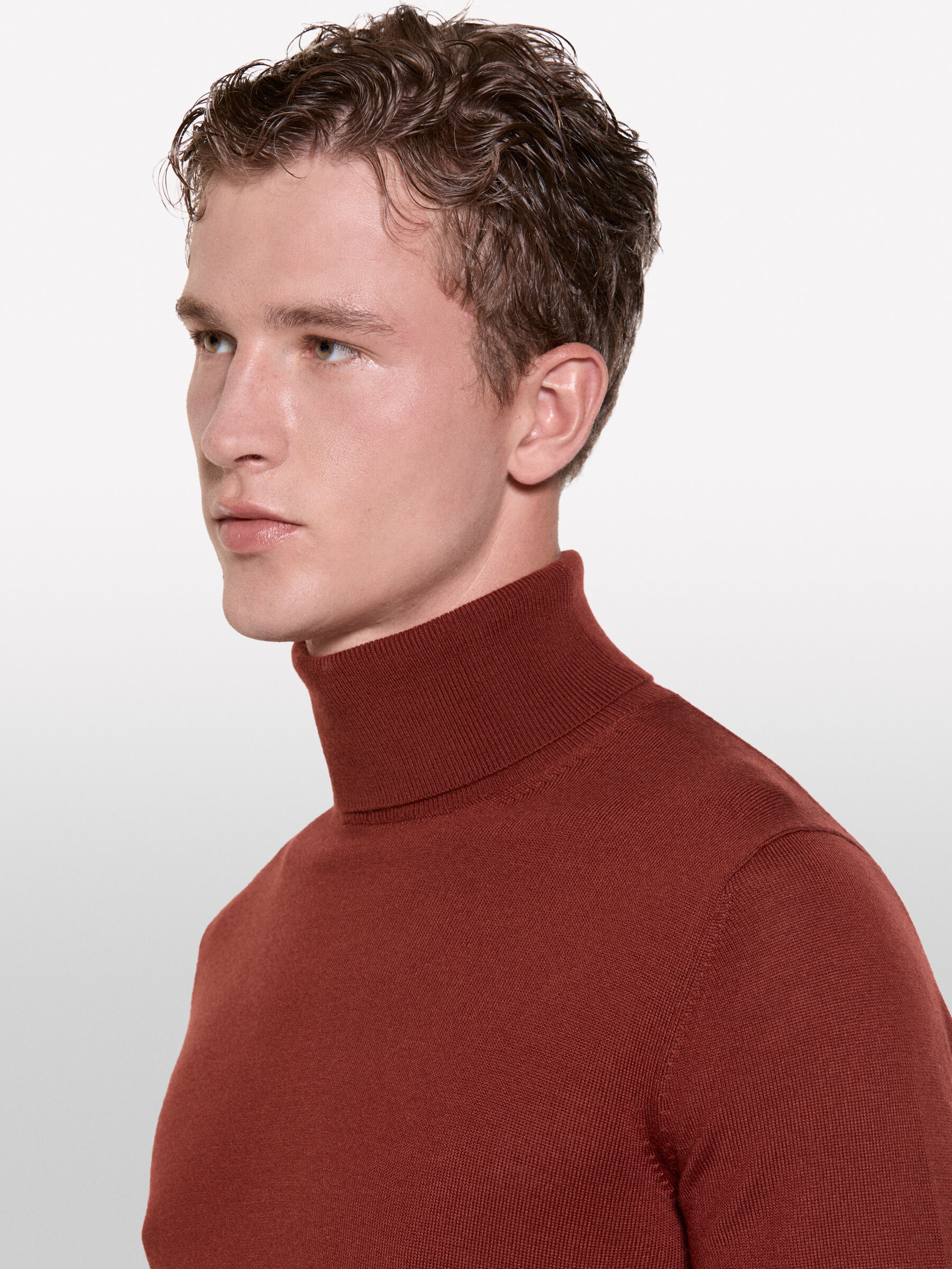 TURTLE NECK SWEATER Homme image number null