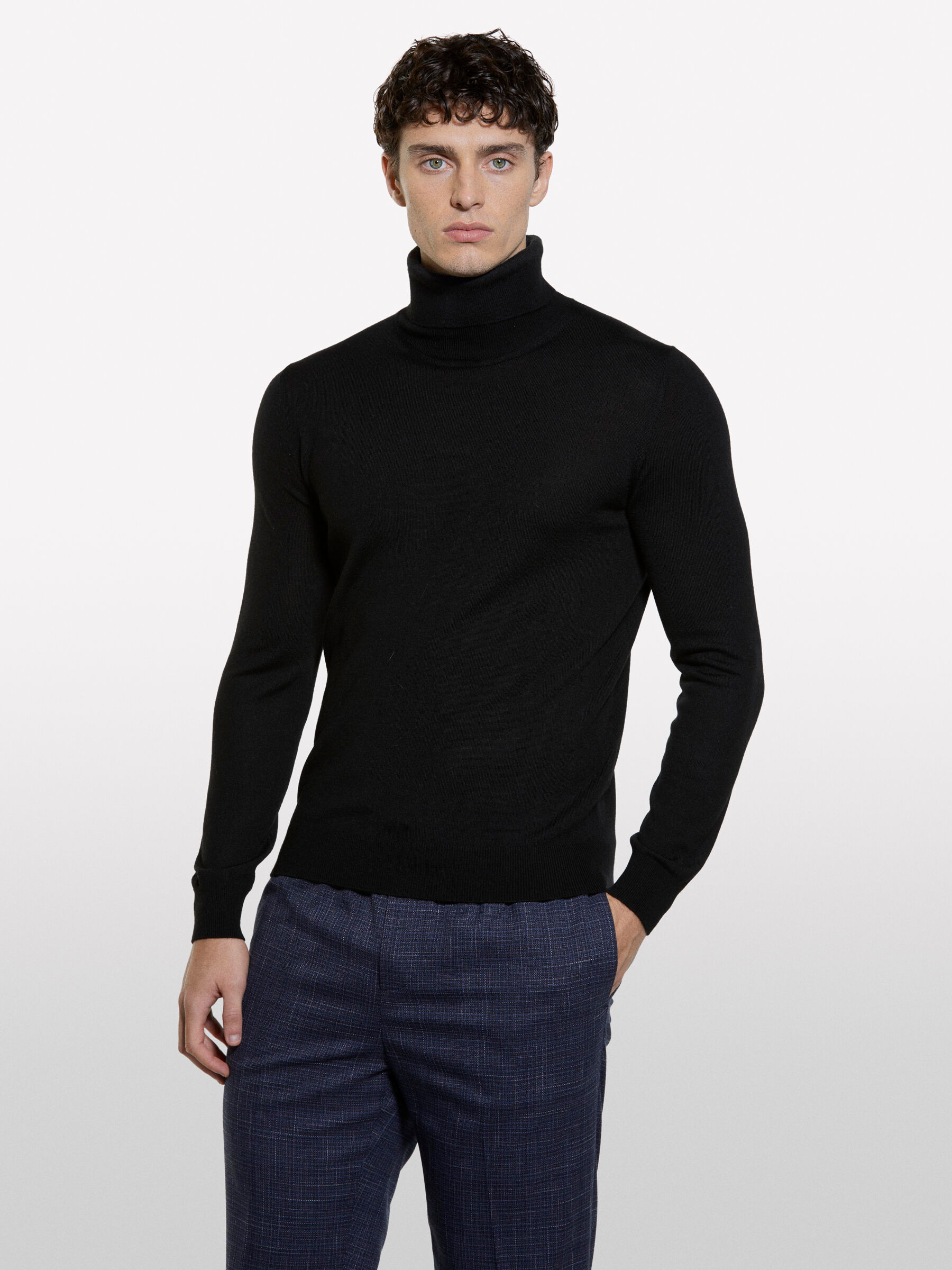 TURTLE NECK SWEATER Homme image number null