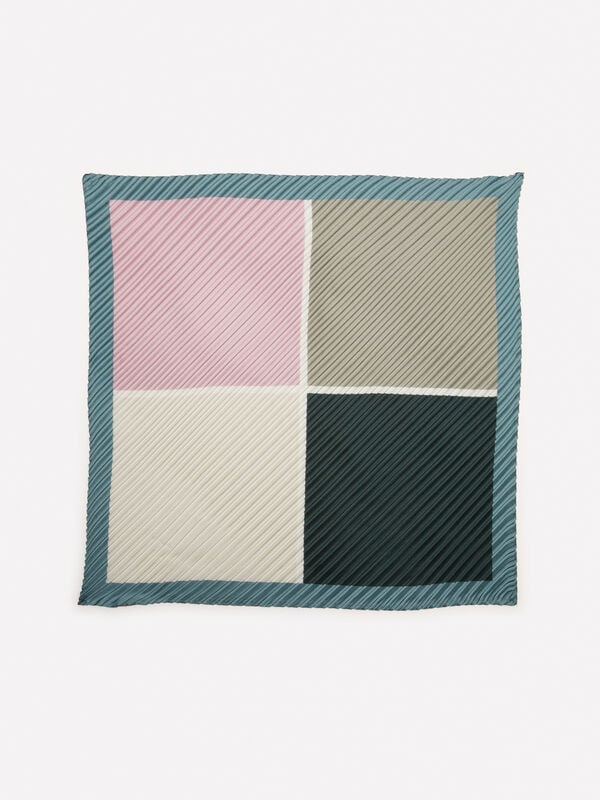 Écharpe plissée multicolore - écharpes et foulards pour femme | Sisley